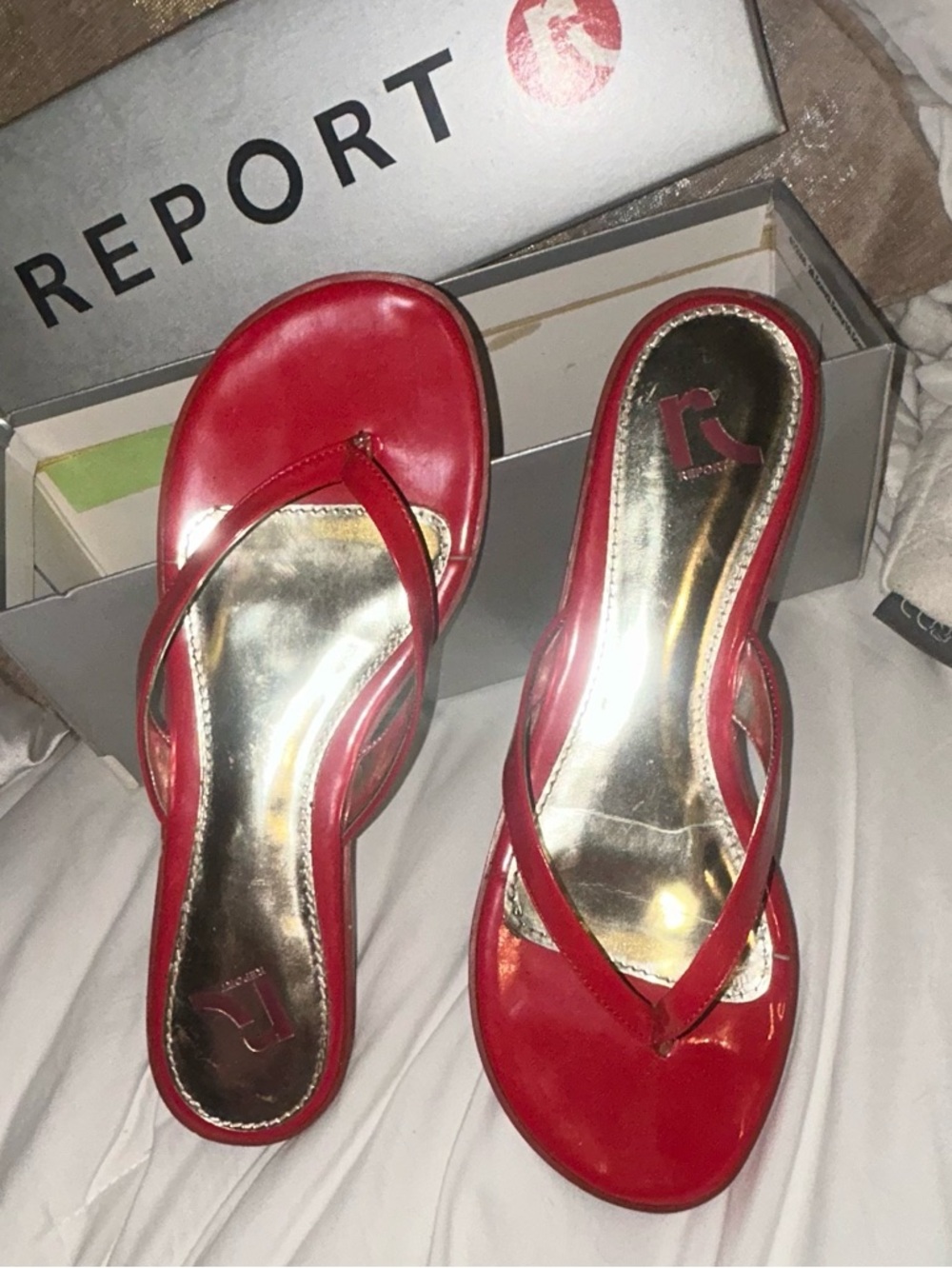 Report Red Slip-On Thong Sandals with Gold Insole - Picture 6 of 7